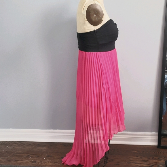 High-Low Chiffon Pleated Dress - Picture 3 of 8